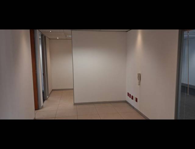 BUSINESS PROPERTY TO RENT IN BRYANSTON